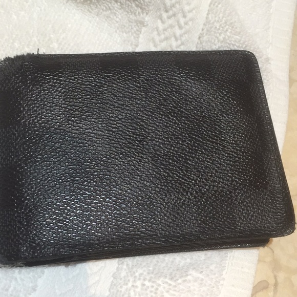 Used  Lv wallet - Picture 1 of 4
